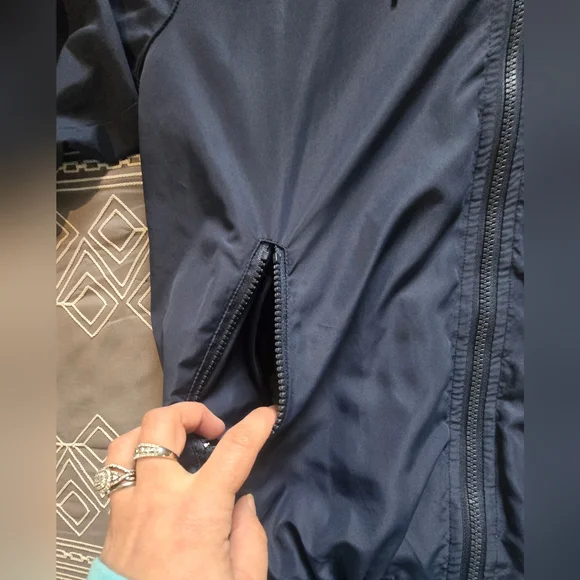 Zyia Active Navy With Rainbow Stripes Windbreaker Size Medium - Picture 2 of 12